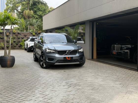 VOLVO XC40 2.0 T5 GASOLINA MOMENTUM AWD GEARTRONIC